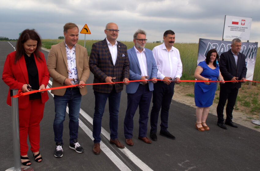 Kolejny nowy asfalt na drodze w powiecie tureckim