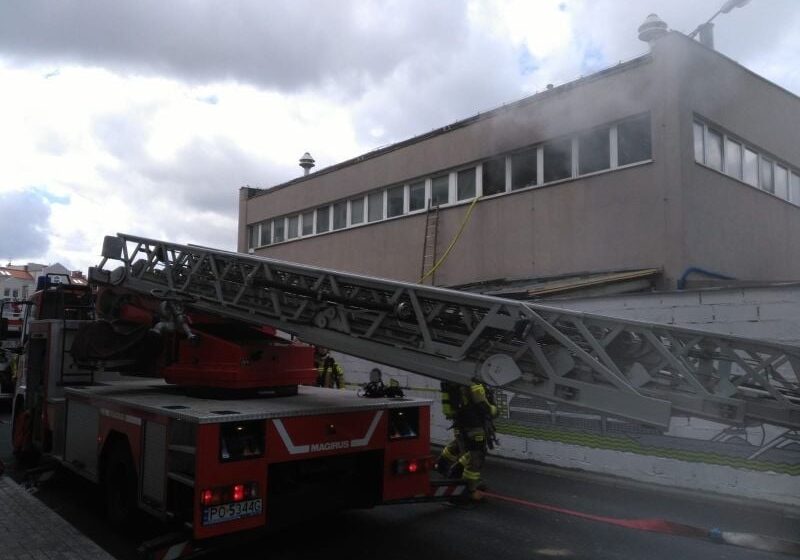  Poznań: ogień w jednym z pomieszczeń zakładu galwanizacyjnego