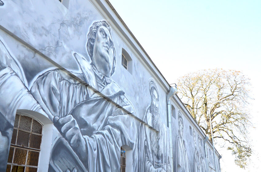  Wielcy Ludzie Reformacji na muralu w Żychlinie