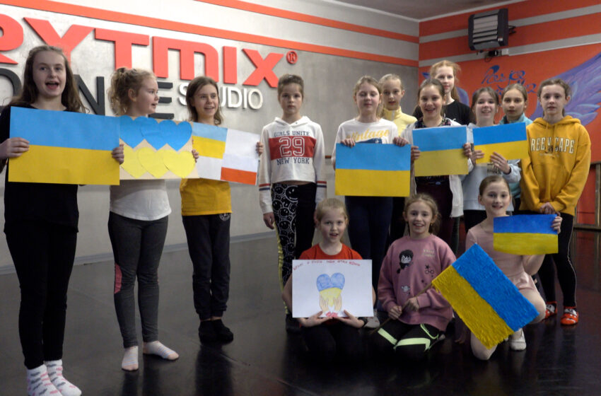  Dziewczynki z Ukrainy ćwiczą w Rytmixie