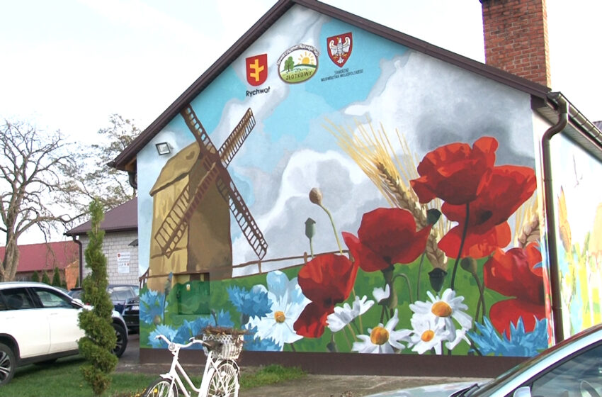  Urokliwy mural ozdobił dom kultury w Złotkowach