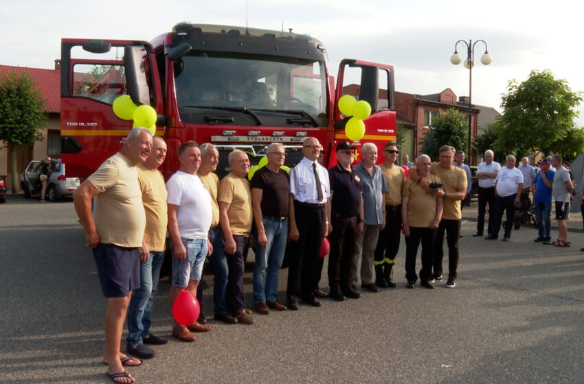  Strażacy z Rychwała mają nowy wóz bojowy