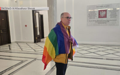 Czarzasty z tęczową flagą w Sejmie