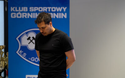 Trenerzy na boisku wiedzy. Szkolenie w Koninie stawia na nowoczesny futbol