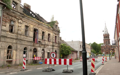 Zawalony strop w Koninie. Trwa akcja służb